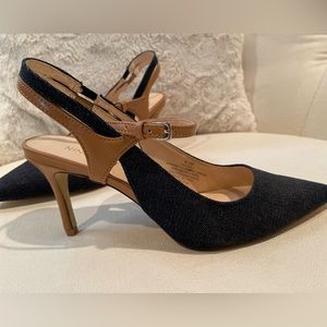 Nine West Size 6.5 High Heel in Dark Denim and Tan